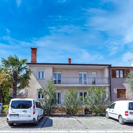 Jure Apartment Пореч Екстериор снимка